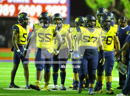 Thumbnail 2 in Warren vs. Serra photogallery.