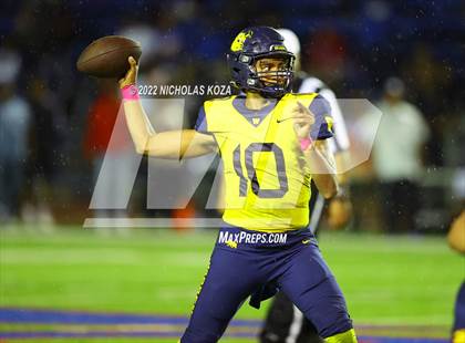 Thumbnail 1 in Warren vs. Serra photogallery.
