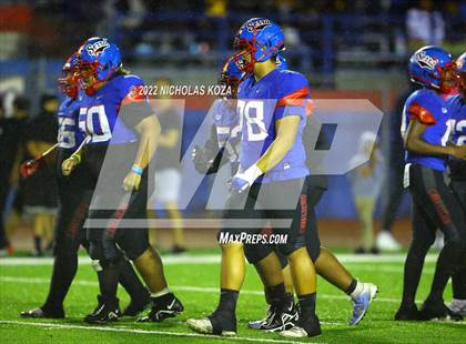 Thumbnail 2 in Warren vs. Serra photogallery.