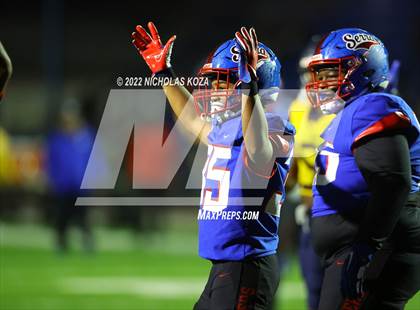 Thumbnail 2 in Warren vs. Serra photogallery.
