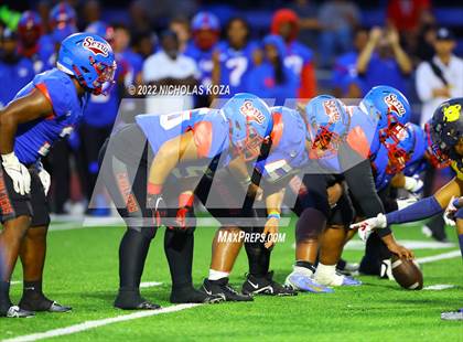 Thumbnail 1 in Warren vs. Serra photogallery.