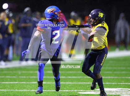 Thumbnail 1 in Warren vs. Serra photogallery.
