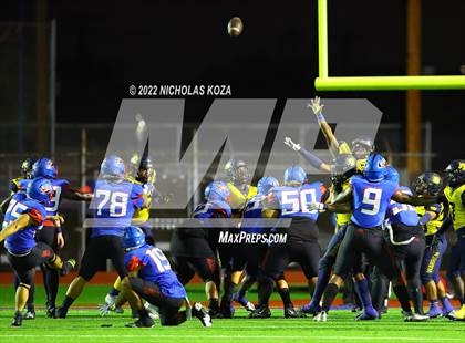 Thumbnail 3 in Warren vs. Serra photogallery.