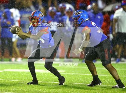 Thumbnail 3 in Warren vs. Serra photogallery.