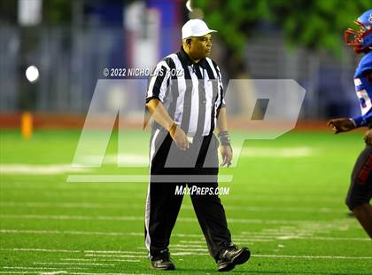 Thumbnail 2 in Warren vs. Serra photogallery.