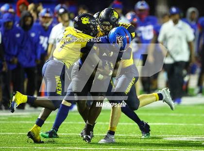 Thumbnail 1 in Warren vs. Serra photogallery.