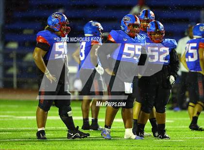 Thumbnail 2 in Warren vs. Serra photogallery.
