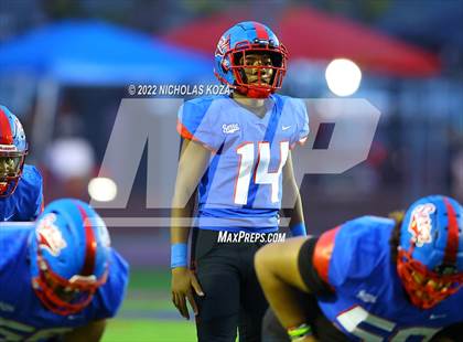 Thumbnail 2 in Warren vs. Serra photogallery.