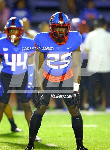 Thumbnail 2 in Warren vs. Serra photogallery.