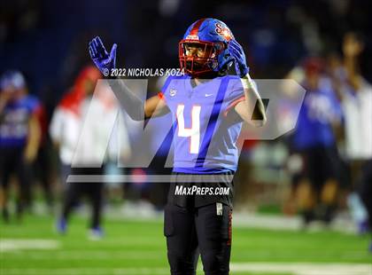 Thumbnail 3 in Warren vs. Serra photogallery.