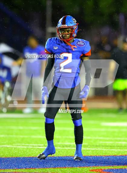 Thumbnail 2 in Warren vs. Serra photogallery.