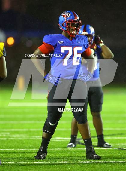 Thumbnail 2 in Warren vs. Serra photogallery.