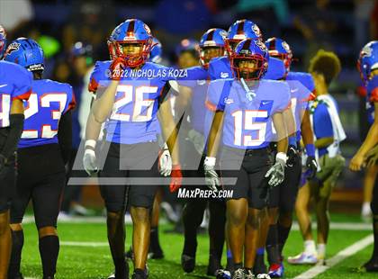 Thumbnail 2 in Warren vs. Serra photogallery.
