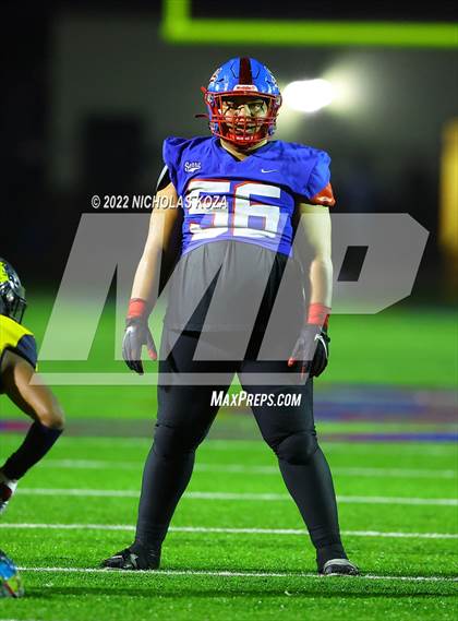 Thumbnail 1 in Warren vs. Serra photogallery.