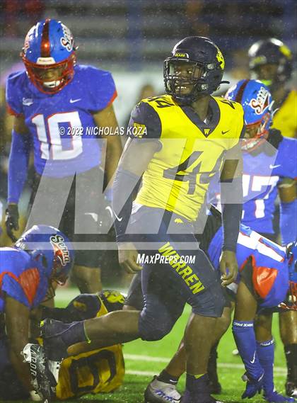 Thumbnail 1 in Warren vs. Serra photogallery.