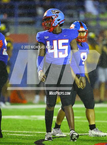 Thumbnail 2 in Warren vs. Serra photogallery.