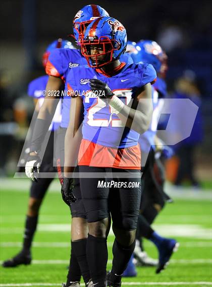 Thumbnail 3 in Warren vs. Serra photogallery.