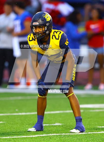 Thumbnail 2 in Warren vs. Serra photogallery.