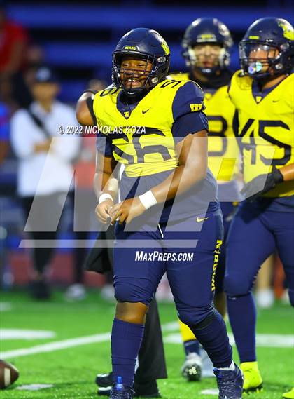 Thumbnail 2 in Warren vs. Serra photogallery.