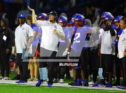 Thumbnail 3 in Warren vs. Serra photogallery.