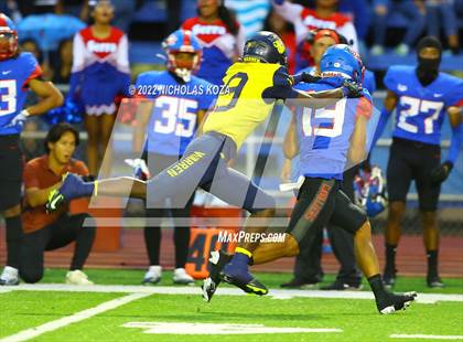 Thumbnail 3 in Warren vs. Serra photogallery.