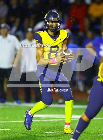Thumbnail 1 in Warren vs. Serra photogallery.