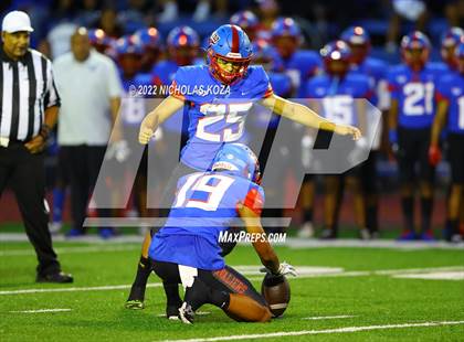 Thumbnail 3 in Warren vs. Serra photogallery.