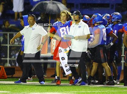 Thumbnail 2 in Warren vs. Serra photogallery.