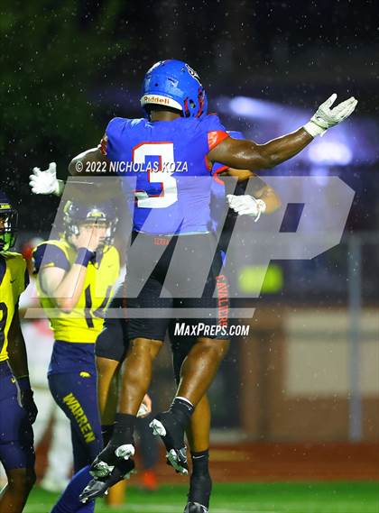 Thumbnail 3 in Warren vs. Serra photogallery.