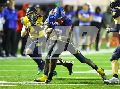 Thumbnail 2 in Warren vs. Serra photogallery.