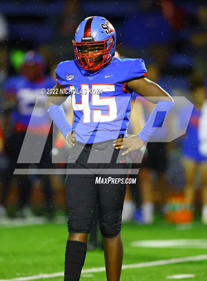 Thumbnail 2 in Warren vs. Serra photogallery.