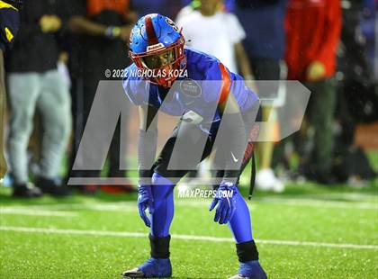 Thumbnail 1 in Warren vs. Serra photogallery.
