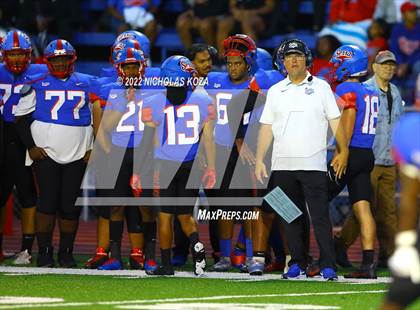 Thumbnail 2 in Warren vs. Serra photogallery.