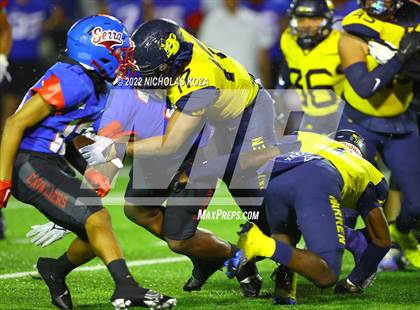 Thumbnail 2 in Warren vs. Serra photogallery.