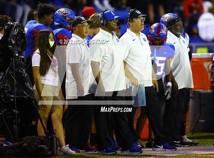 Thumbnail 1 in Warren vs. Serra photogallery.
