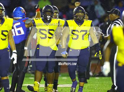 Thumbnail 3 in Warren vs. Serra photogallery.