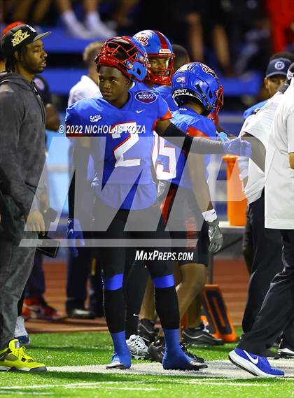 Thumbnail 2 in Warren vs. Serra photogallery.