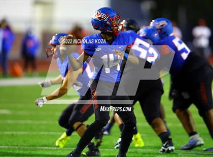 Thumbnail 2 in Warren vs. Serra photogallery.