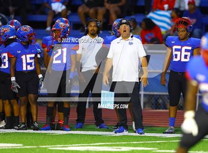 Thumbnail 1 in Warren vs. Serra photogallery.