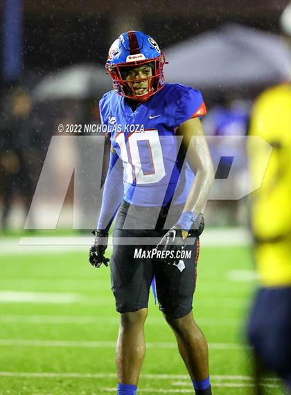 Thumbnail 2 in Warren vs. Serra photogallery.