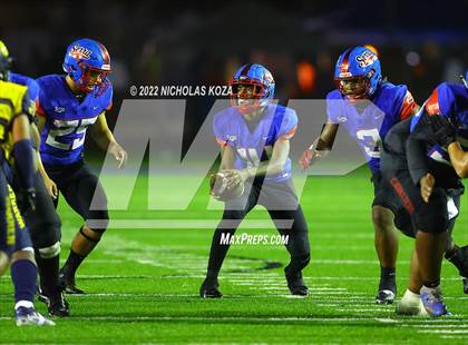 Thumbnail 2 in Warren vs. Serra photogallery.