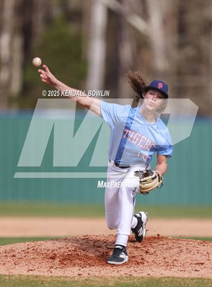 Thumbnail 2 in Lafayette vs South Panola (Water Valley Jamboree) photogallery.