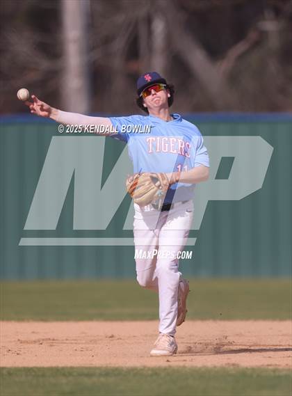 Thumbnail 2 in Lafayette vs South Panola (Water Valley Jamboree) photogallery.
