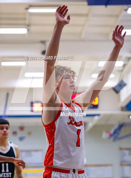 Thumbnail 1 in Merced vs. Hanford West photogallery.