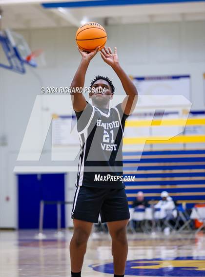 Thumbnail 2 in Merced vs. Hanford West photogallery.