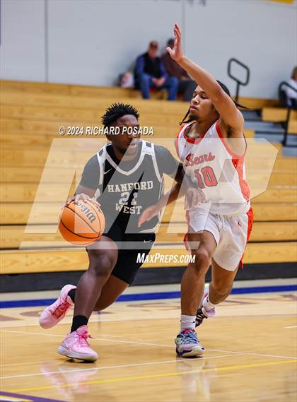 Thumbnail 2 in Merced vs. Hanford West photogallery.