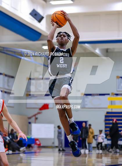 Thumbnail 1 in Merced vs. Hanford West photogallery.