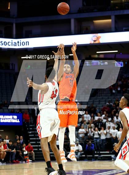 Thumbnail 2 in James Logan vs Roosevelt (CIF State D1 Final) photogallery.