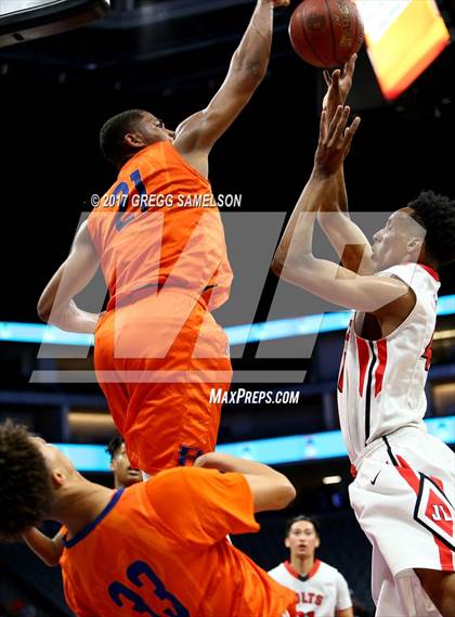 Thumbnail 2 in James Logan vs Roosevelt (CIF State D1 Final) photogallery.