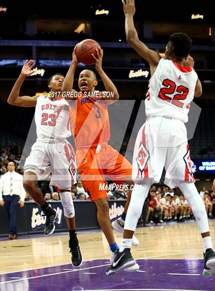 Thumbnail 3 in James Logan vs Roosevelt (CIF State D1 Final) photogallery.